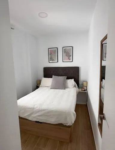 Rockside Residentes Suites La Linea